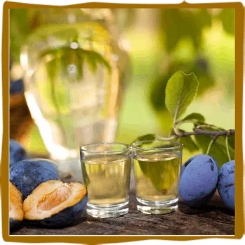 bouteille et verre de whiskey